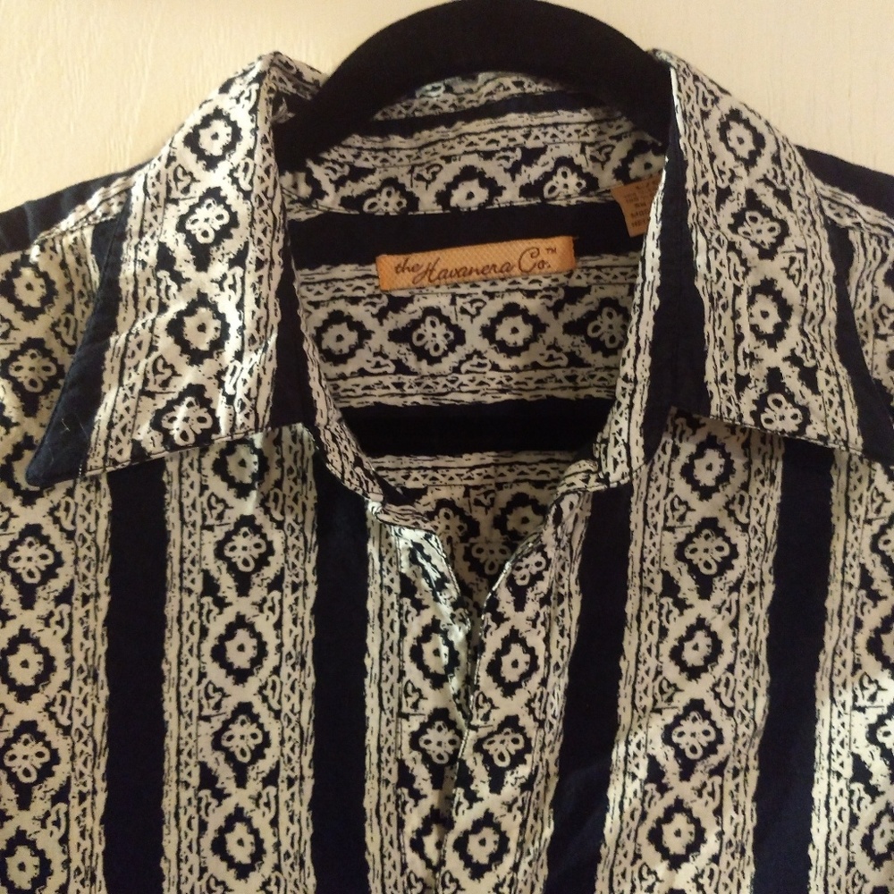 The Havanera Co. Men's size large shirt